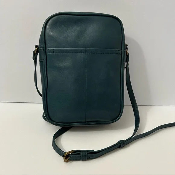 American Leather Co - Cleveland
North-South Crossbody Bag - Hunter Green - Picture 3 of 16